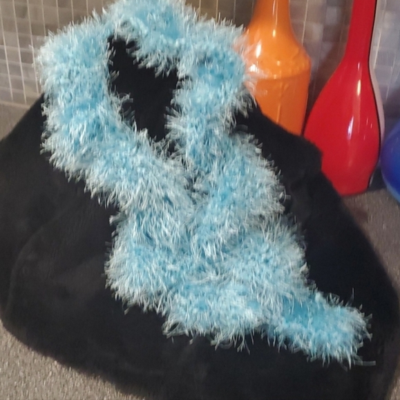 Scarve - Picture 1 of 3